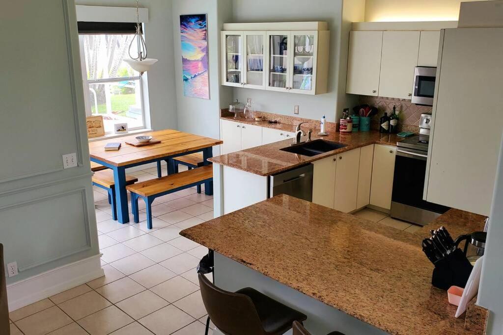 Our Beautiful Florida Vacation Home With Heated Pool Port St. Lucie Luaran gambar