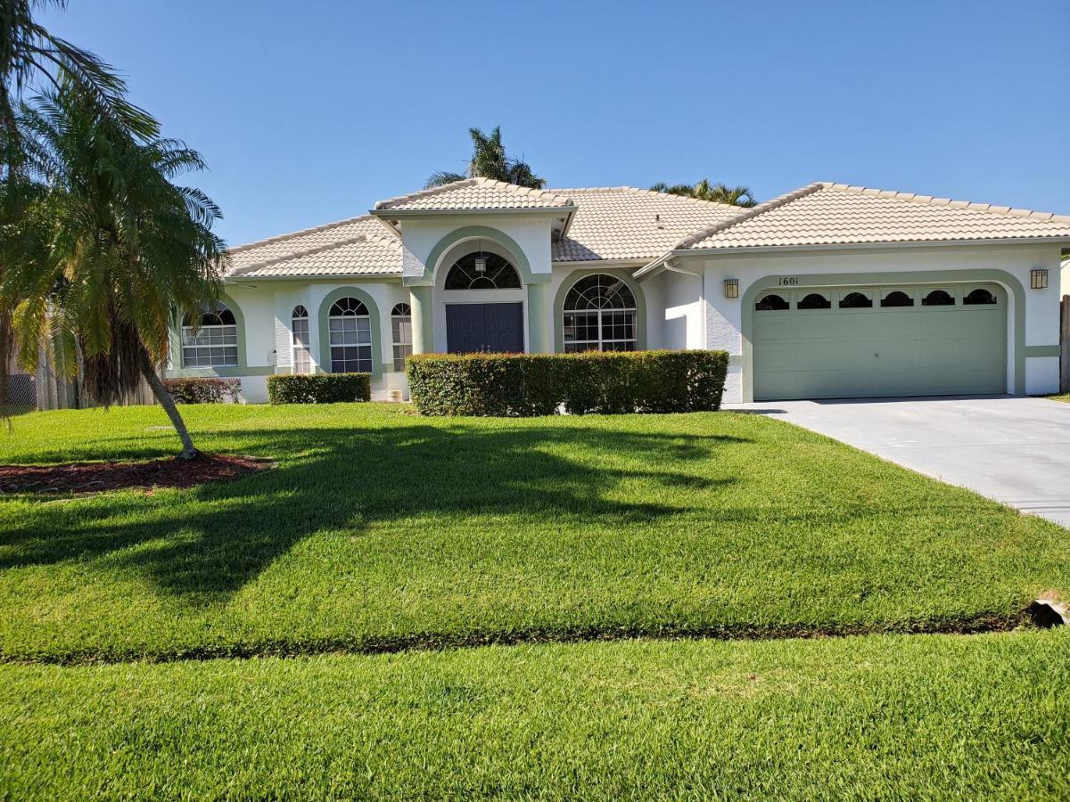 Our Beautiful Florida Vacation Home With Heated Pool Port St. Lucie Luaran gambar